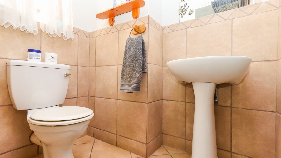 3 Bedroom Property for Sale in The Coves North West